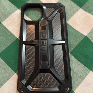 UAG IPHONE CASE.
